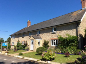 Hotels in Halstock